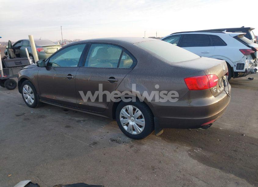 Photo 3 of 2011 Volkswagen Jetta 2.5L SE (VIN 3VWDX7AJ7BM385096)