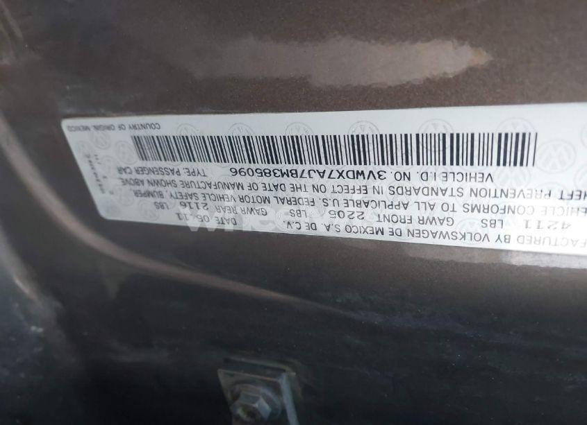 Photo 9 of 2011 Volkswagen Jetta 2.5L SE (VIN 3VWDX7AJ7BM385096)