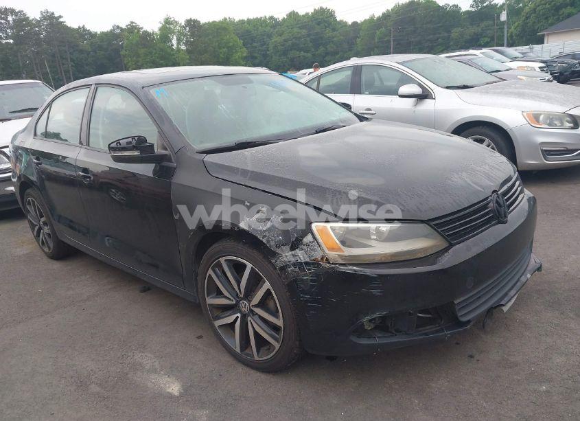 2011 Volkswagen Jetta 2.5L SE (VIN 3VWDX7AJ7BM389620) main photo