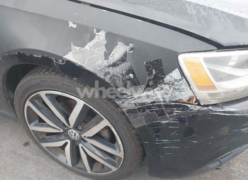 Photo 13 of 2011 Volkswagen Jetta 2.5L SE (VIN 3VWDX7AJ7BM389620)