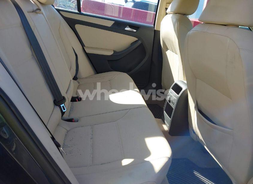 Photo 8 of 2012 Volkswagen Jetta 2.5L SE (VIN 3VWDX7AJ7CM304115)