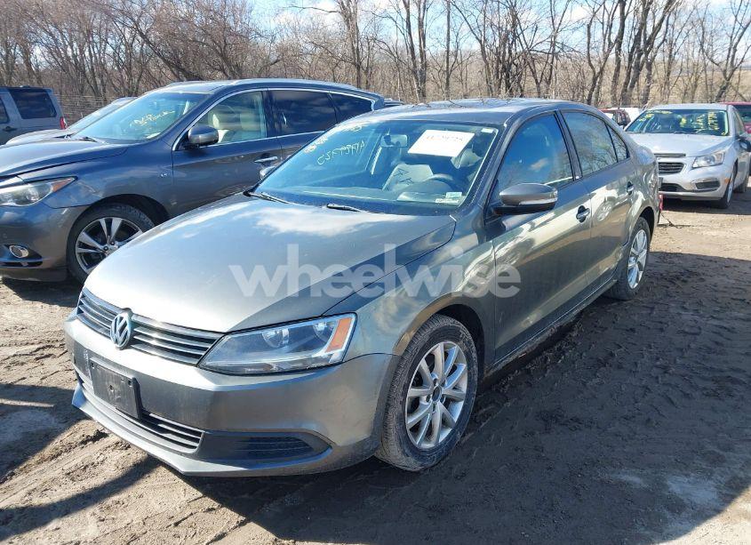 Photo 2 of 2012 Volkswagen Jetta 2.5L SE (VIN 3VWDX7AJ7CM307516)