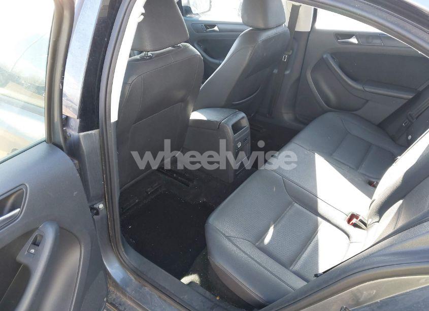 Photo 8 of 2012 Volkswagen Jetta 2.5L SE (VIN 3VWDX7AJ7CM307516)