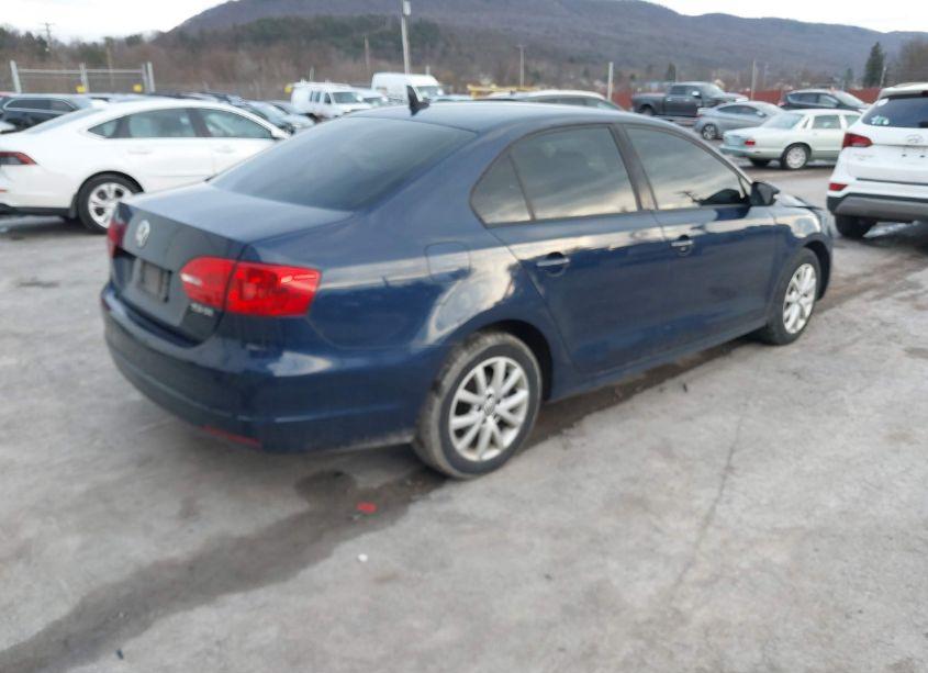 Photo 4 of 2012 Volkswagen Jetta 2.5L SE (VIN 3VWDX7AJ7CM468724)
