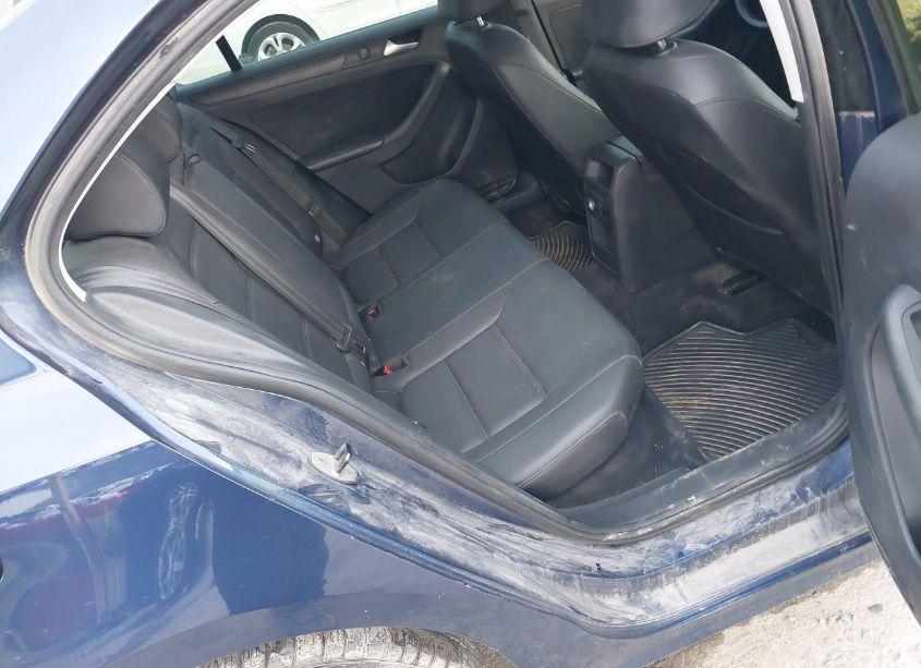 Photo 8 of 2012 Volkswagen Jetta 2.5L SE (VIN 3VWDX7AJ7CM468724)