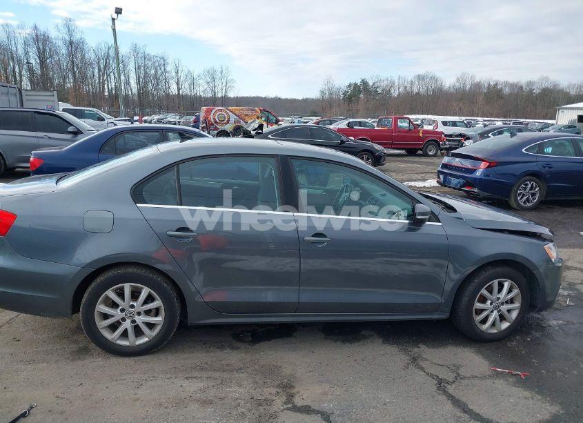 Photo 13 of 2013 Volkswagen Jetta 2.5L SE (VIN 3VWDX7AJ7DM257377)