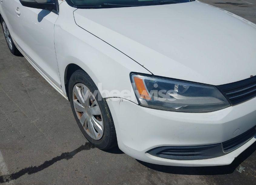 Photo 6 of 2013 Volkswagen Jetta 2.5L SE (VIN 3VWDX7AJ7DM434235)