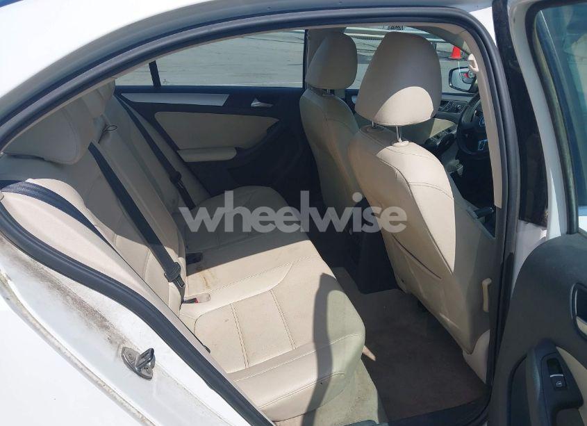 Photo 8 of 2013 Volkswagen Jetta 2.5L SE (VIN 3VWDX7AJ7DM434235)