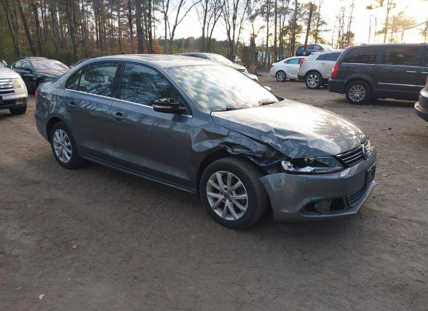 2013 Volkswagen Jetta 2.5L SE (VIN 3VWDX7AJ7DM450578) main photo