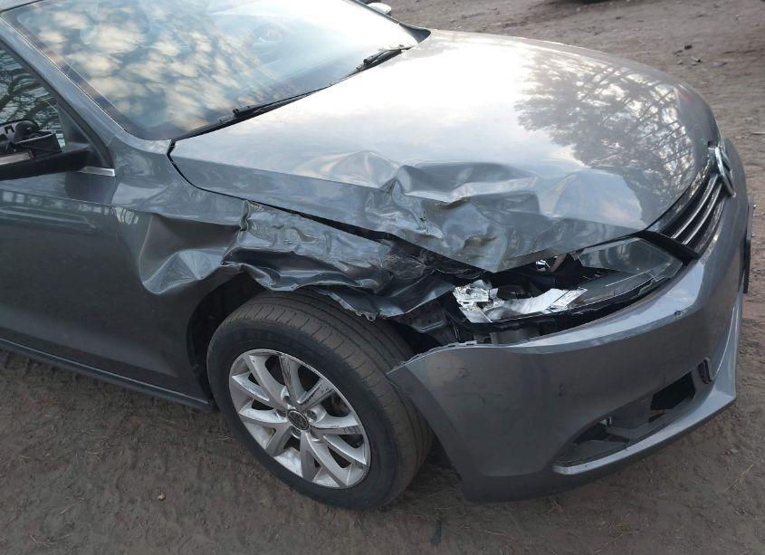 Photo 6 of 2013 Volkswagen Jetta 2.5L SE (VIN 3VWDX7AJ7DM450578)