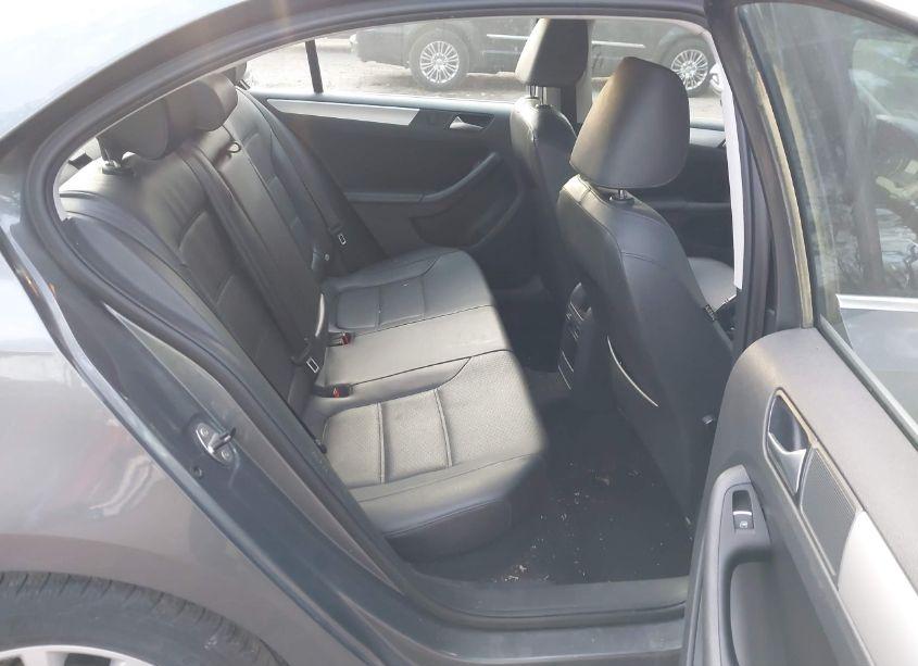 Photo 8 of 2013 Volkswagen Jetta 2.5L SE (VIN 3VWDX7AJ7DM450578)