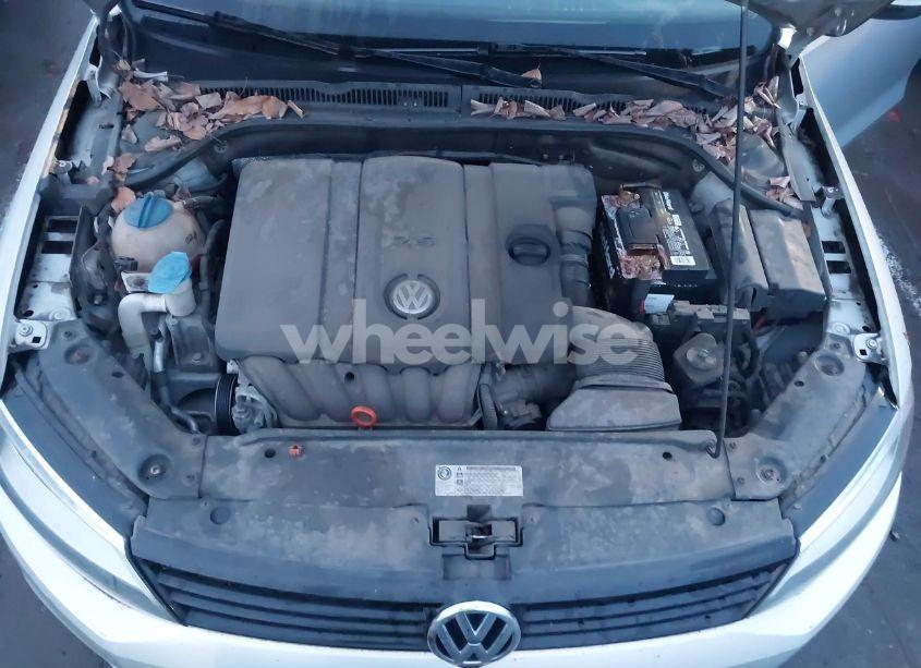 Photo 10 of 2011 Volkswagen Jetta 2.5L SE (VIN 3VWDX7AJ8BM007143)