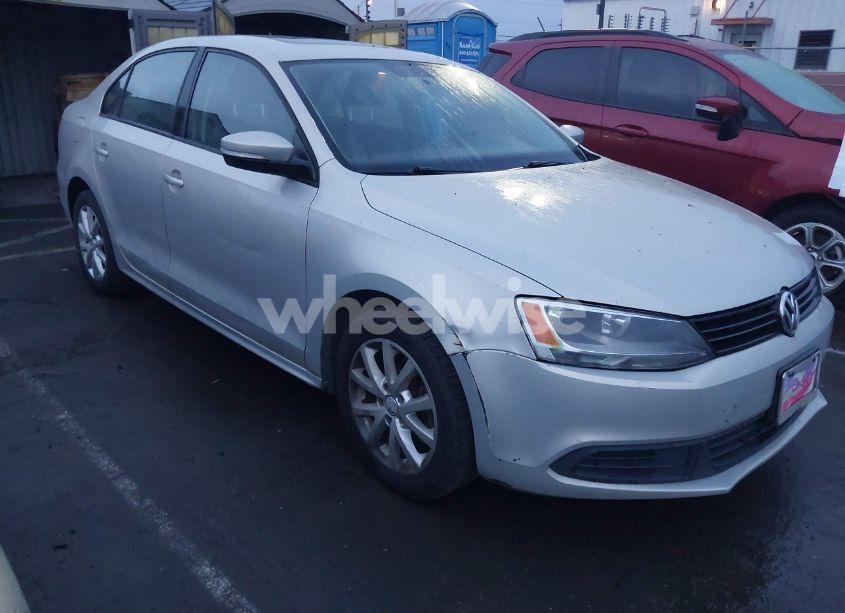 Photo 6 of 2011 Volkswagen Jetta 2.5L SE (VIN 3VWDX7AJ8BM007143)