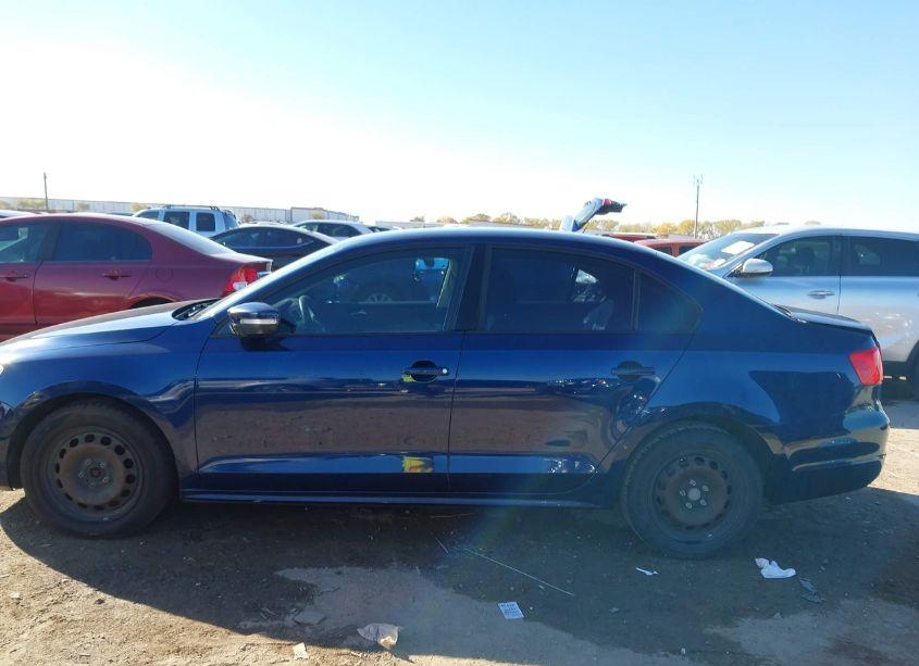 Photo 14 of 2011 Volkswagen Jetta 2.5L SE (VIN 3VWDX7AJ8BM048842)