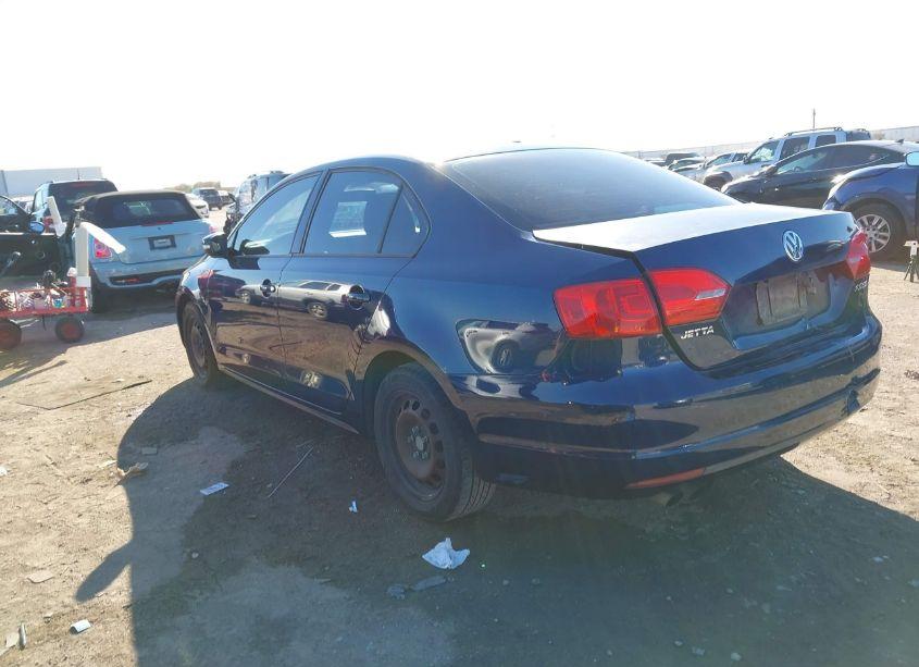 Photo 3 of 2011 Volkswagen Jetta 2.5L SE (VIN 3VWDX7AJ8BM048842)