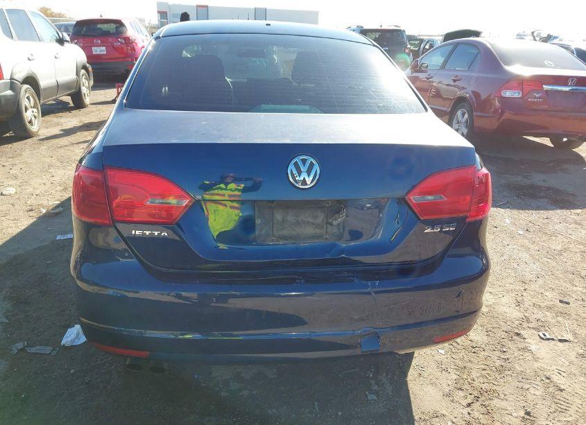 Photo 6 of 2011 Volkswagen Jetta 2.5L SE (VIN 3VWDX7AJ8BM048842)