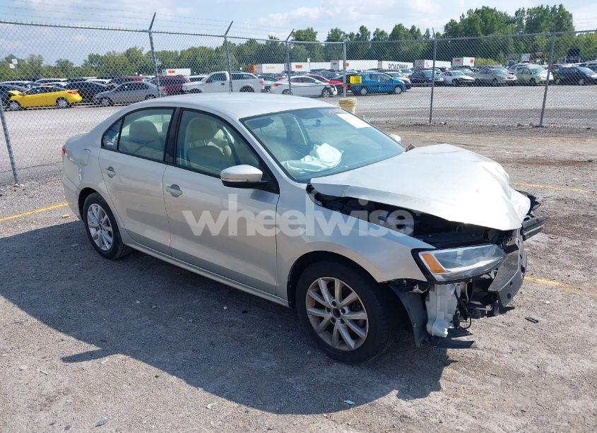 2011 Volkswagen Jetta 2.5L SE (VIN 3VWDX7AJ8BM387343) main photo