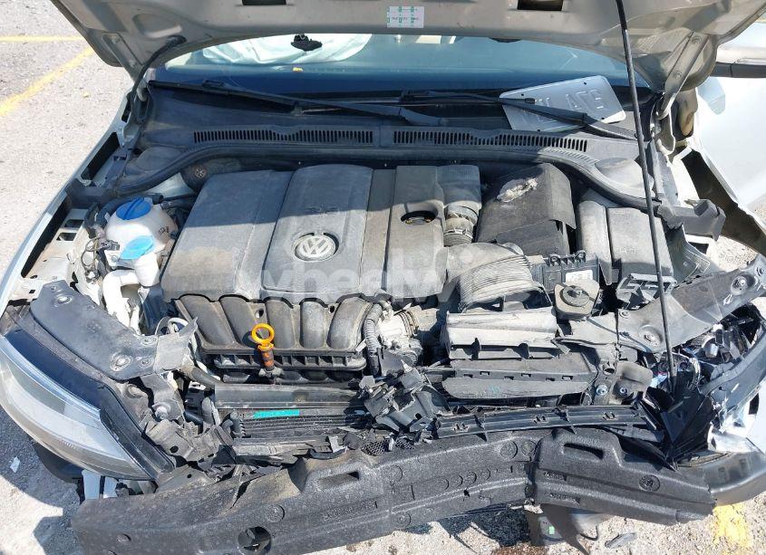 Photo 10 of 2011 Volkswagen Jetta 2.5L SE (VIN 3VWDX7AJ8BM387343)
