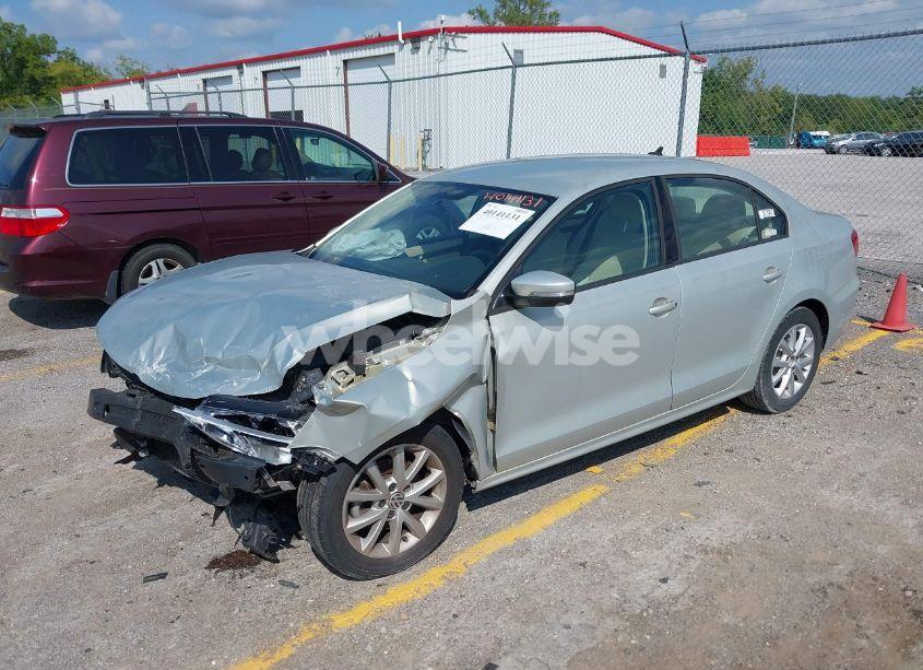 Photo 2 of 2011 Volkswagen Jetta 2.5L SE (VIN 3VWDX7AJ8BM387343)