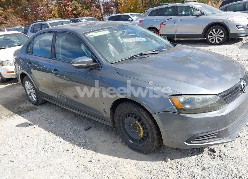 2012 Volkswagen Jetta 2.5L SE (VIN 3VWDX7AJ8CM308755) main photo