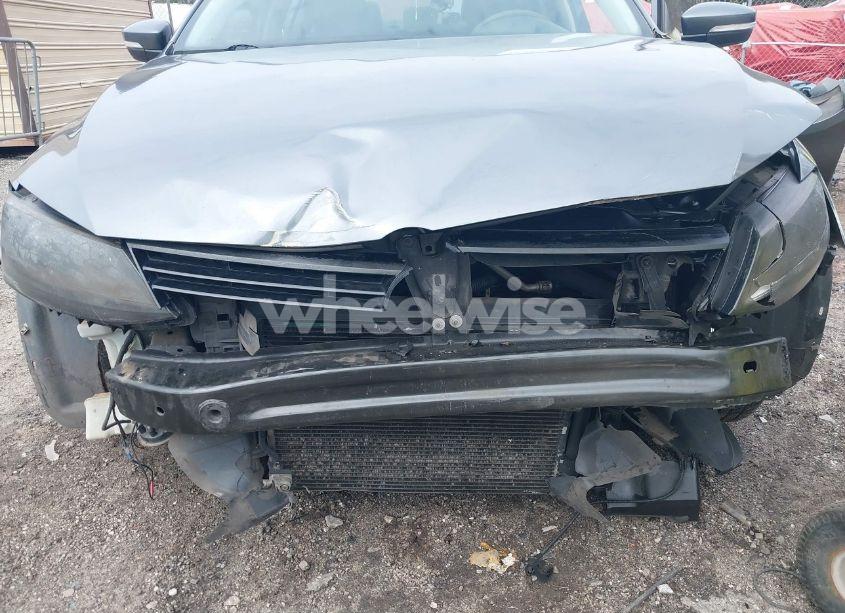 Photo 6 of 2012 Volkswagen Jetta 2.5L SE (VIN 3VWDX7AJ8CM348852)