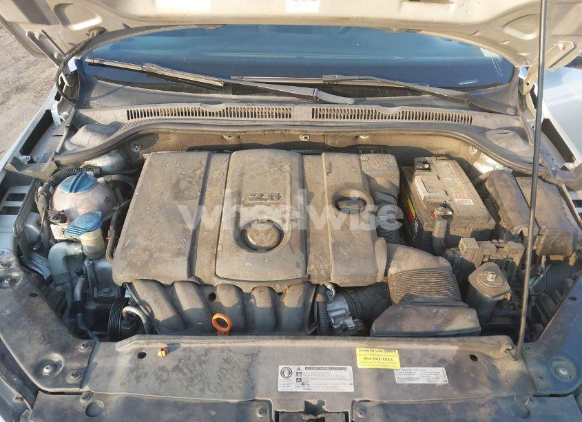 Photo 10 of 2012 Volkswagen Jetta SE W/CONVENIENCE SUNROOF (VIN 3VWDX7AJ8CM381611)