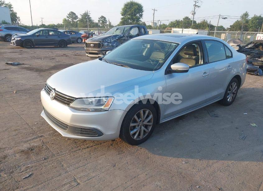 Photo 2 of 2012 Volkswagen Jetta SE W/CONVENIENCE SUNROOF (VIN 3VWDX7AJ8CM381611)
