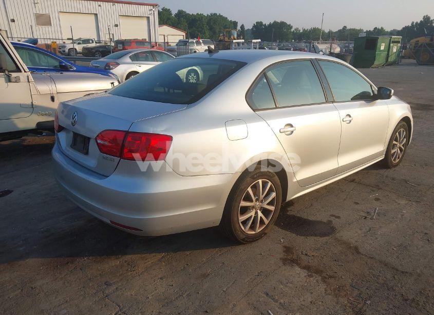 Photo 4 of 2012 Volkswagen Jetta SE W/CONVENIENCE SUNROOF (VIN 3VWDX7AJ8CM381611)
