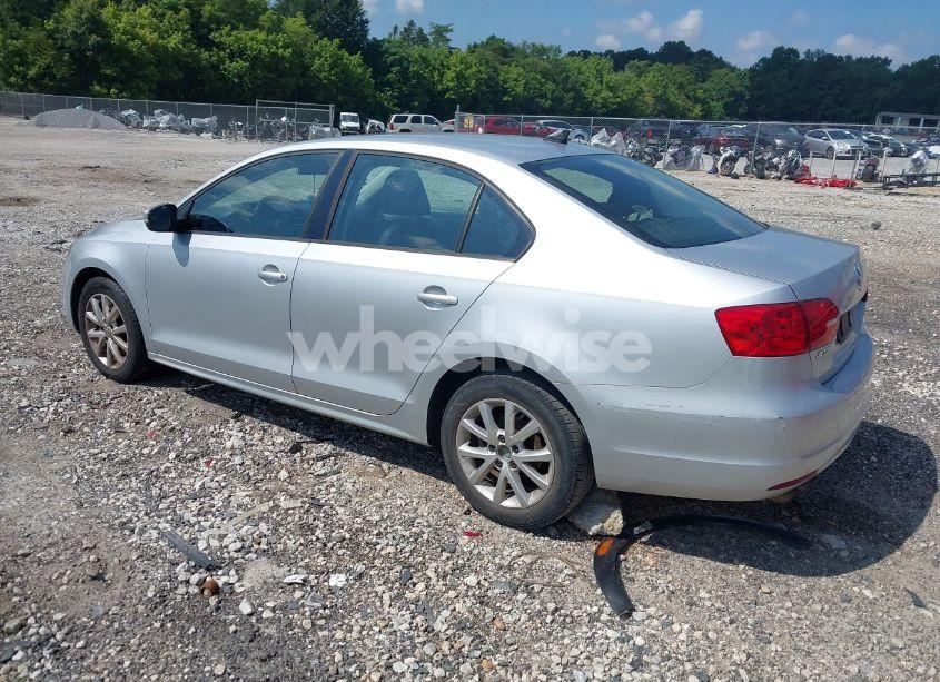 Photo 3 of 2012 Volkswagen Jetta 2.5L SE (VIN 3VWDX7AJ8CM389157)