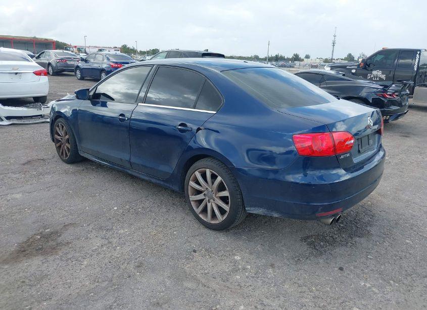 Photo 3 of 2013 Volkswagen Jetta 2.5L SE (VIN 3VWDX7AJ8DM214926)