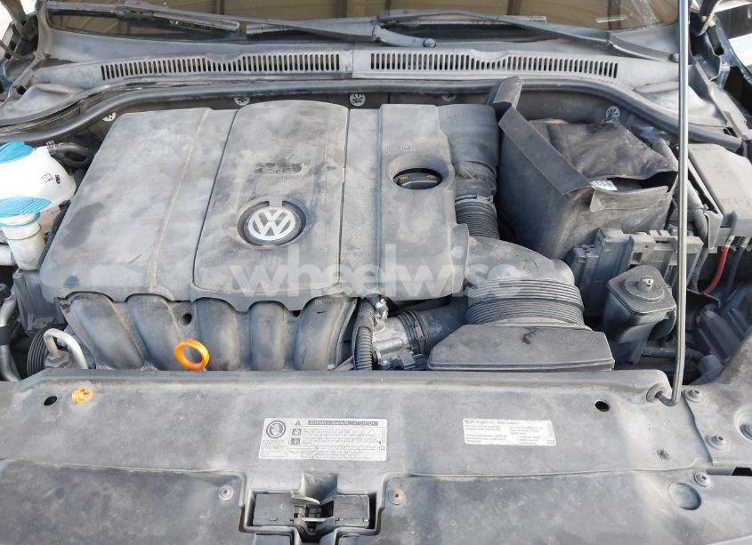 Photo 10 of 2013 Volkswagen Jetta 2.5L SE (VIN 3VWDX7AJ8DM215350)