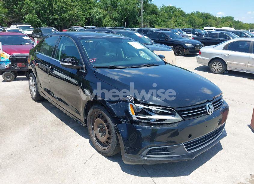 Photo 6 of 2013 Volkswagen Jetta 2.5L SE (VIN 3VWDX7AJ8DM256805)