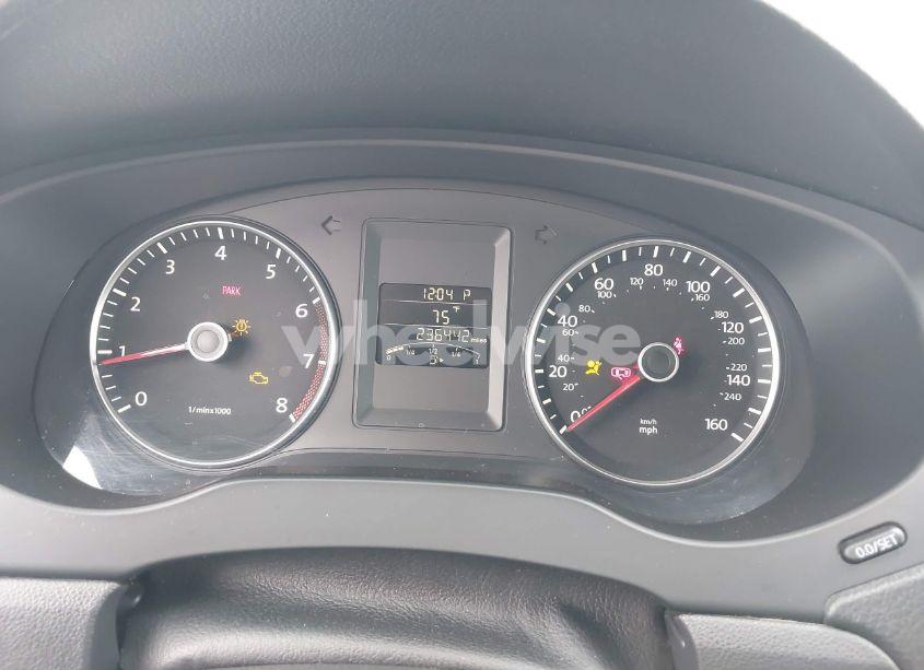 Photo 7 of 2013 Volkswagen Jetta 2.5L SE (VIN 3VWDX7AJ8DM256805)