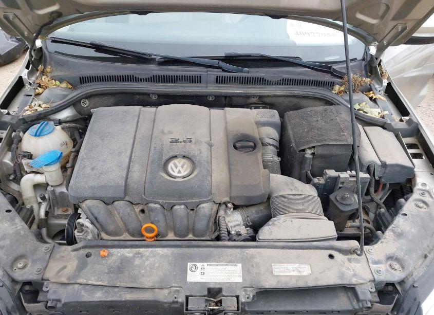 Photo 10 of 2013 Volkswagen Jetta 2.5L SE (VIN 3VWDX7AJ8DM295412)