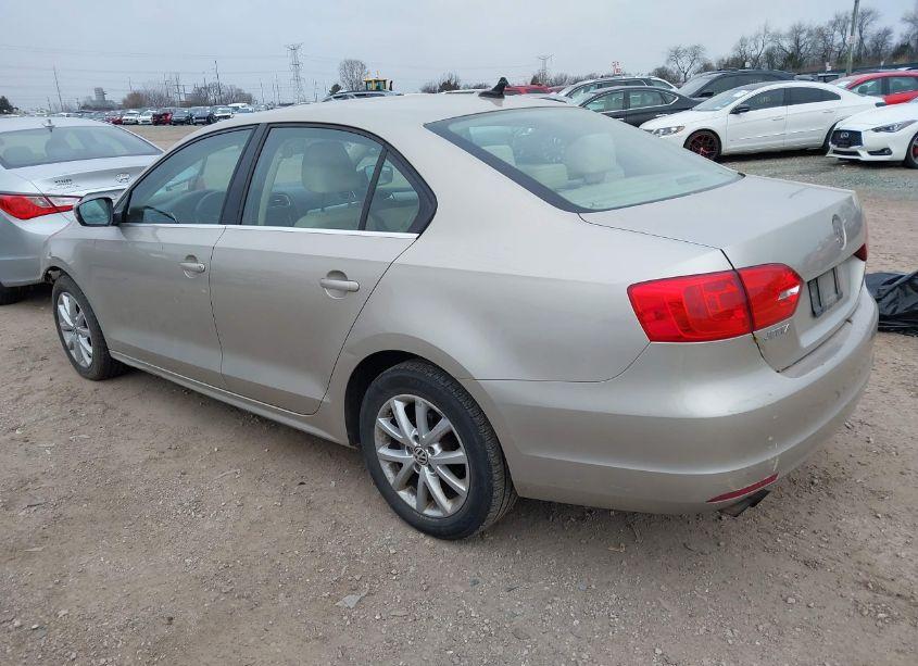 Photo 3 of 2013 Volkswagen Jetta 2.5L SE (VIN 3VWDX7AJ8DM295412)