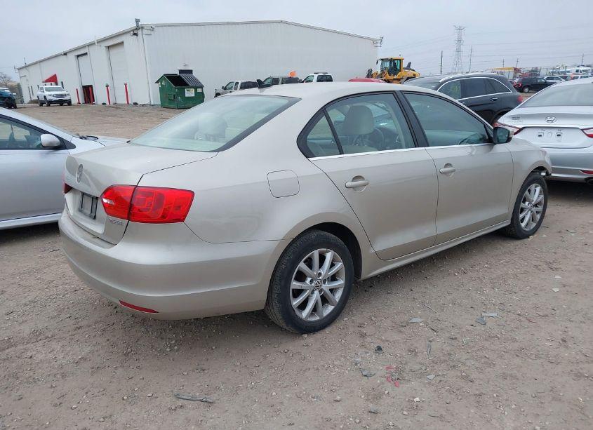 Photo 4 of 2013 Volkswagen Jetta 2.5L SE (VIN 3VWDX7AJ8DM295412)