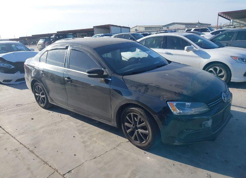 2013 Volkswagen Jetta 2.5L SE (VIN 3VWDX7AJ8DM364230) main photo