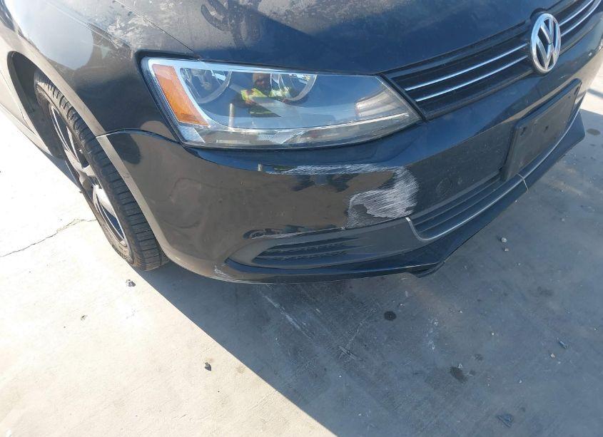 Photo 6 of 2013 Volkswagen Jetta 2.5L SE (VIN 3VWDX7AJ8DM364230)