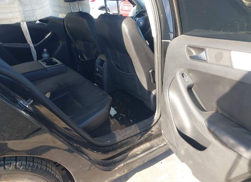 Photo 8 of 2013 Volkswagen Jetta 2.5L SE (VIN 3VWDX7AJ8DM364230)