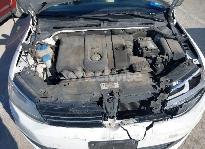 Photo 10 of 2013 Volkswagen Jetta 2.5L SE (VIN 3VWDX7AJ8DM424751)