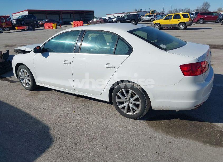 Photo 3 of 2013 Volkswagen Jetta 2.5L SE (VIN 3VWDX7AJ8DM424751)