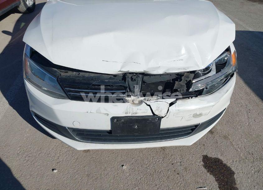 Photo 6 of 2013 Volkswagen Jetta 2.5L SE (VIN 3VWDX7AJ8DM424751)