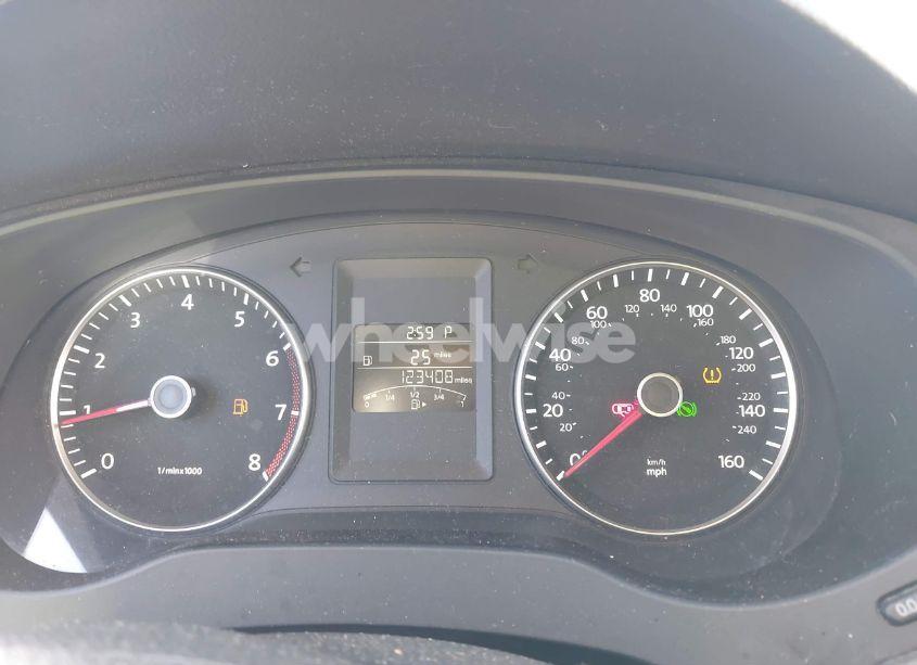 Photo 7 of 2013 Volkswagen Jetta 2.5L SE (VIN 3VWDX7AJ8DM424751)