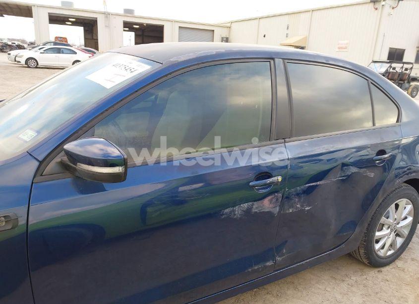 Photo 14 of 2011 Volkswagen Jetta 2.5L SE (VIN 3VWDX7AJ9BM321481)