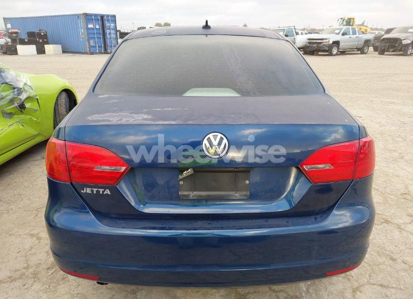 Photo 16 of 2011 Volkswagen Jetta 2.5L SE (VIN 3VWDX7AJ9BM321481)