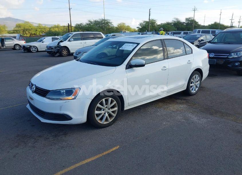 Photo 2 of 2011 Volkswagen Jetta 2.5L SE (VIN 3VWDX7AJ9BM329385)