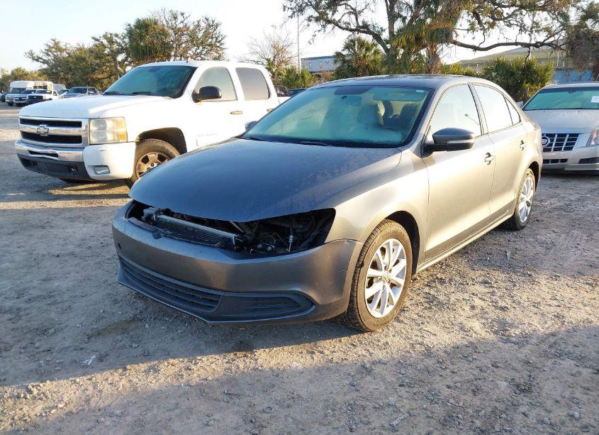 Photo 2 of 2011 Volkswagen Jetta 2.5L SE (VIN 3VWDX7AJ9BM349457)