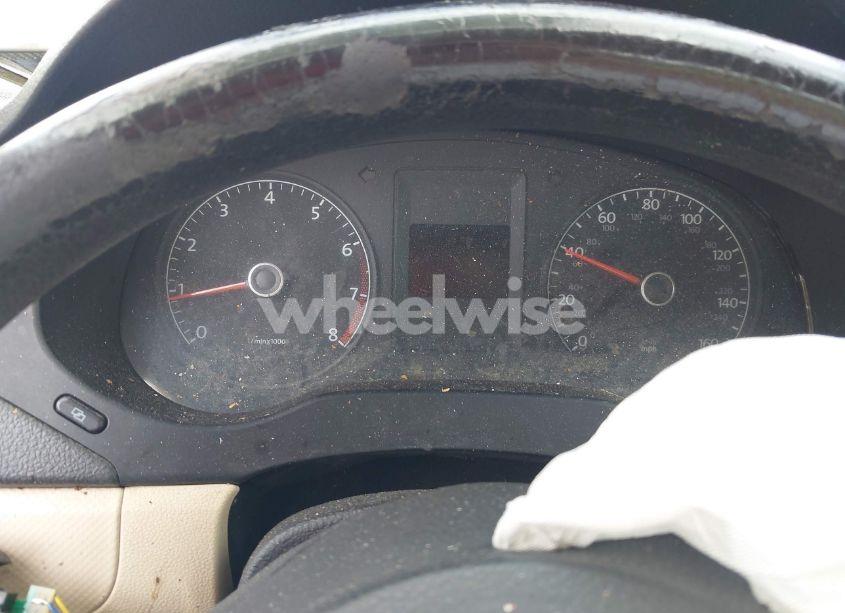 Photo 14 of 2011 Volkswagen Jetta 2.5L SE (VIN 3VWDX7AJ9BM399470)