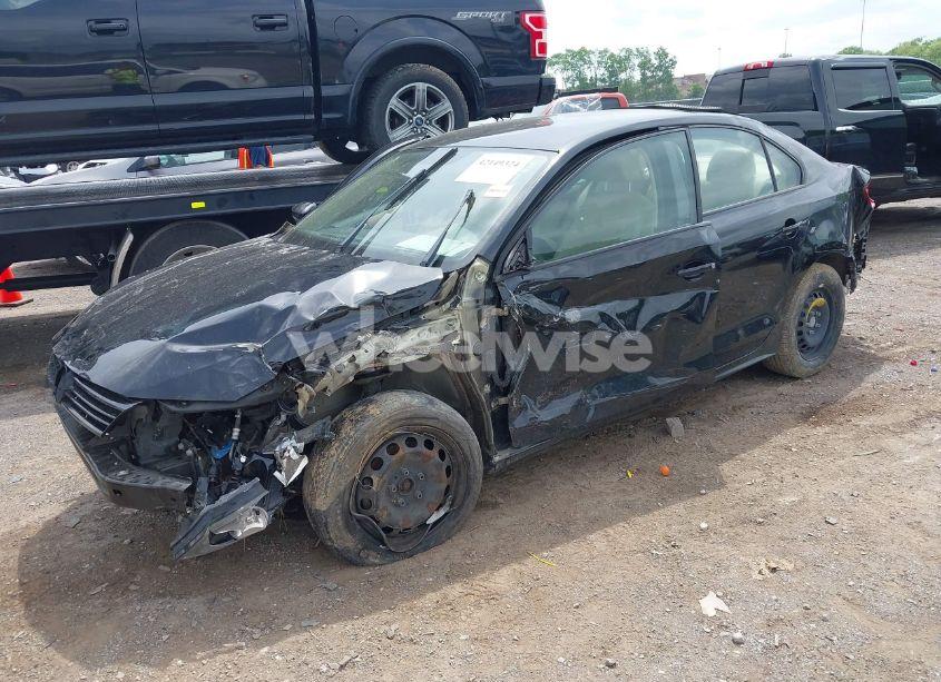 Photo 2 of 2011 Volkswagen Jetta 2.5L SE (VIN 3VWDX7AJ9BM399470)