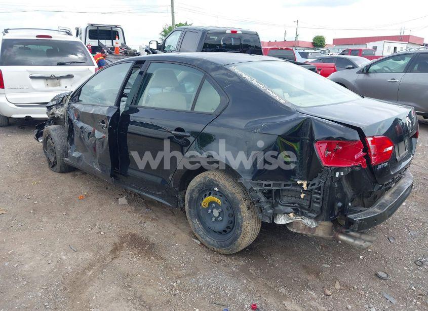 Photo 3 of 2011 Volkswagen Jetta 2.5L SE (VIN 3VWDX7AJ9BM399470)